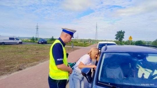 Bezpieczny Piątek na torach – tczewscy policjanci edukują kierowców i pieszych