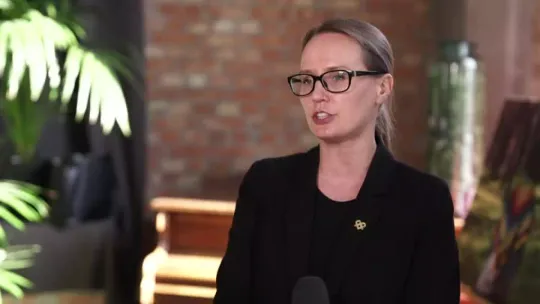 Dziewczęta coraz częściej w kryzysie. Internet i przemoc napędzają wzrost prób samobójczych