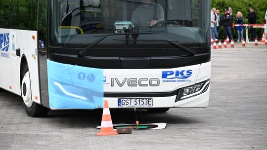 Mistrzowska precyzja za kierownicą. Kierowcy autobusów walczyli o awans do finału