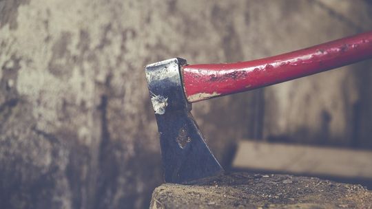 PILNE: 24-latek podejrzany o zabójstwo ojca i próbę spalenia jego zwłok