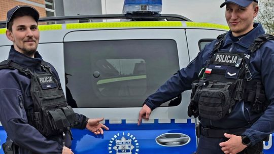 Policjanci uratowali 73-letniego mężczyznę, który leżał w wodzie przez 3 godziny