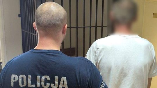 Pożar kompleksu handlowego w Pelplinie. Policja: wszystko zaczęło się od papierosa. Straty prawie 2 mln zł !
