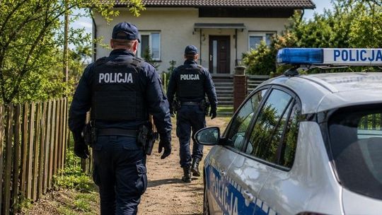 Skuteczne działania starogardzkich policjantów. Dwaj poszukiwani trafili za kratki.