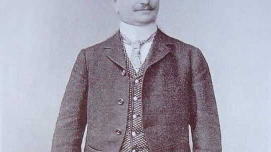 Starostwo w miejscu dawnej fabryce tytoniu. Kim był Arie Goldfarb?