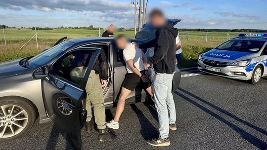 Tczewscy policjanci zatrzymali dwóch obywateli Ukrainy podejrzanych o oszustwa
