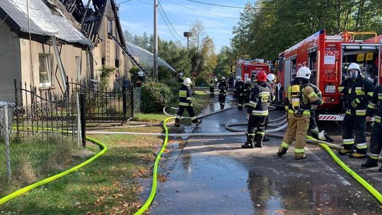 Tragiczny pożar w miejscowości Rusek w gminie Bobowo. Nie żyje kobieta