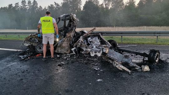 Droga wciąż zablokowana po tragicznym wypadku na autostradzie A1