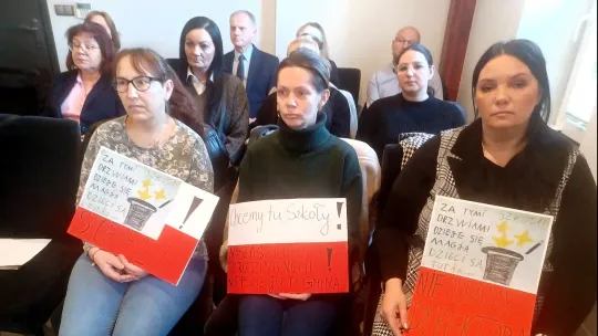 Zapewnienia o nielikwidowaniu szkoły w Rajkowach. „Ale nie będziemy bezczynni wobec bomby demograficznej”