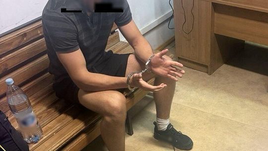 Zarzut po rozpyleniu gazu podczas imprezy masowej. 19-latek objęty dozorem Policji