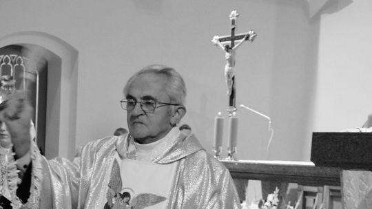 Zmarł ks. kanonik Edward Kampen. Wieloletni proboszcz parafii w Kleszczewie Kościerskim
