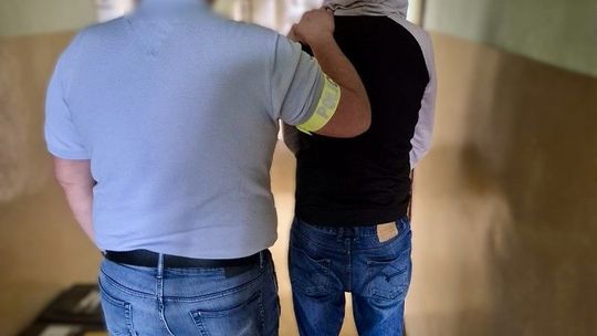 Zniszczył ławkę, bo... był zły. Grozi mu nawet siedem i pół roku więzienia