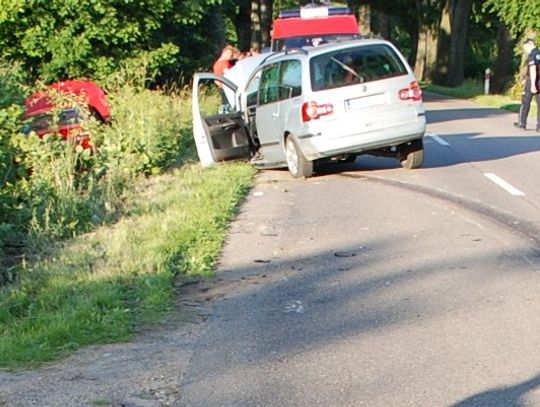 6 osób rannych w  wypadku. Volkswagen zderzył się z bmw