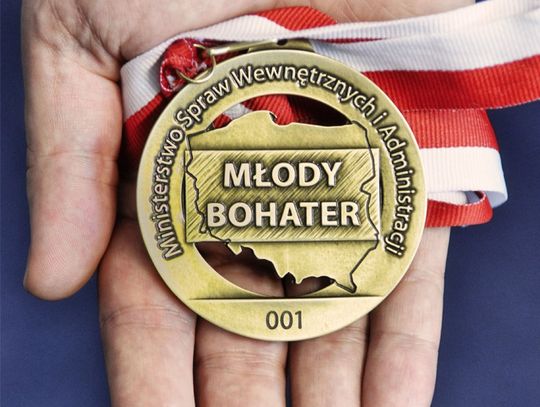 Akcja „Młody Bohater&quot; – szef MSWiA nagradza bohaterskie zachowania dzieci    