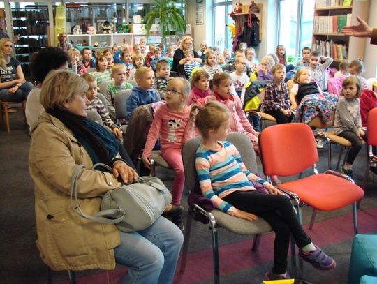 Andrzej Grabowski spotkał się z dziećmi w Miejskiej Bibliotece Publicznej 