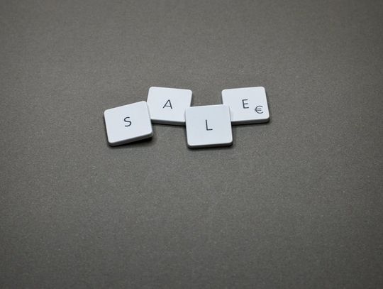 Artykuły świąteczne - co warto kupić na poświątecznych wyprzedażach