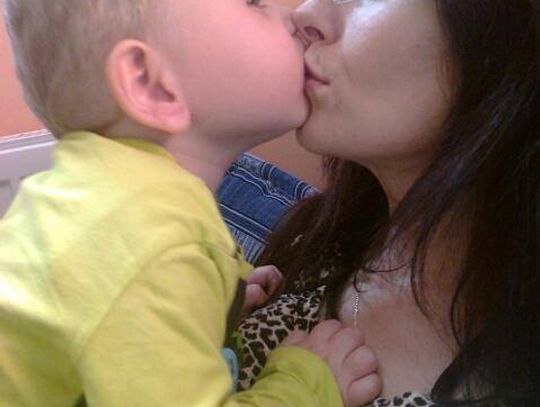 „Bądź silny Natanielku, ja będę silna dla Ciebie”. Niezwykła matka  niezwykłego dziecka 