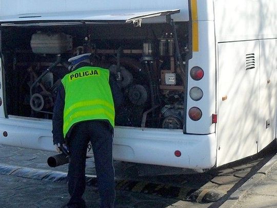 Bezpieczne ferie. Policjanci kontrolują autobusy i autokary