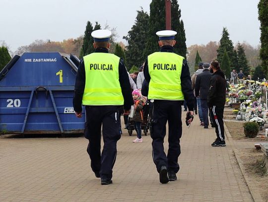 Bezpieczne wizyty na grobach i zmiana w organizacji ruchu