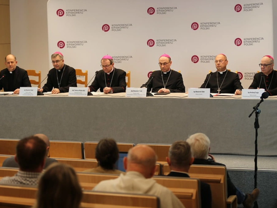 Biskupi po obradach o życiu parafii, lekcjach religii w szkole oraz Komisji do zbadania zjawiska wykorzystywania seksualnego Biskupi po obradach o życiu parafii, lekcjach religii w szkole oraz Komisji do zbadania zjawiska wykorzystywania seksualnego