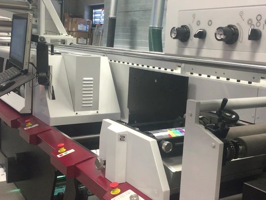 Branża przemysłowa a wykorzystanie etykiet samoprzylepnych