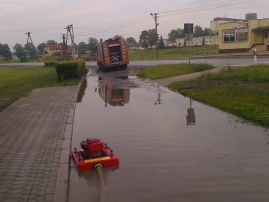 Burze na Kociewiu - zalane drogi, połamane drzewa