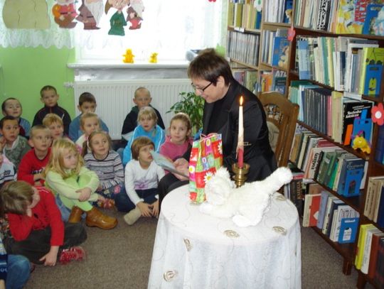 Cała gmina czyta dzieciom, Balonik z paczuszką ze słodyczy