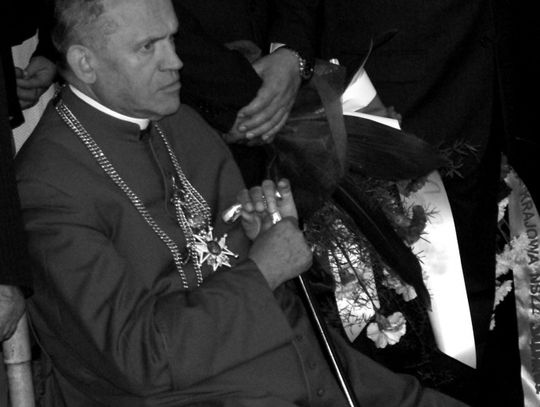 Chcą odebrania honorowego obywatelstwa ks.Jankowskiemu