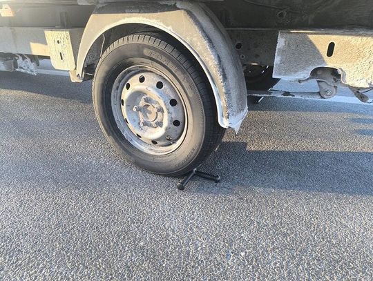 Chwila nieuwagi mogła skończyć się tragedią. Policjanci w porę zabezpieczyli samochód