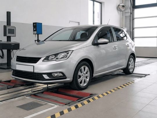 Co sprawdza diagnosta podczas okresowego badania technicznego samochodu?