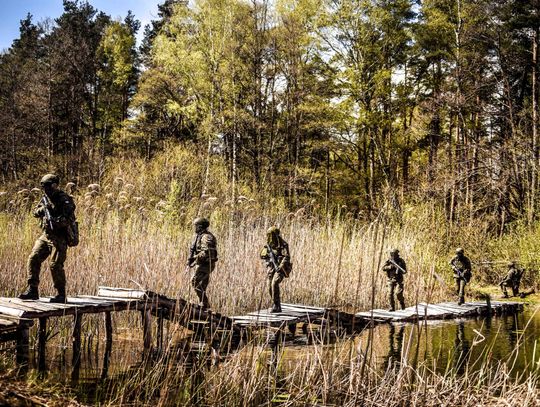 Ćwiczenia 71.Batalionu Lekkiej Piechoty z Malborka. Żołnierze stacjonować będą na terenie Stada Ogierów 