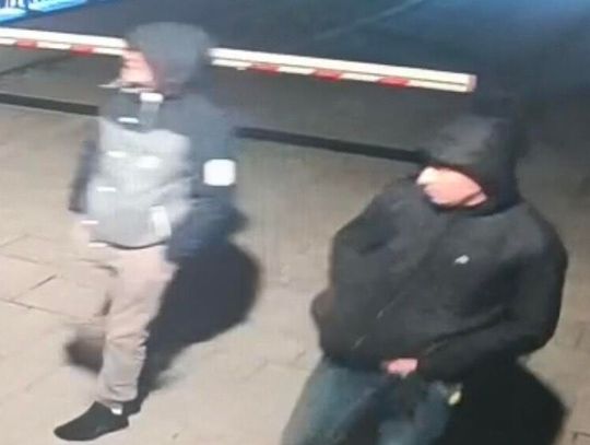 Czy rozpoznajesz tych mężczyzn? Są podejrzani o kradzież rowerów