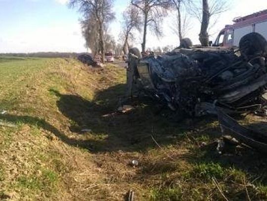 Dachowanie pojazdu w miejscowości Dąbrówka. Poszkodowany został przetransportowany śmigłowcem do szpitala 