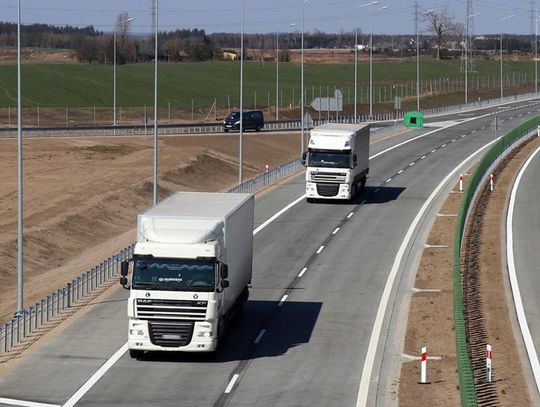 Darmowe autostrady dla osobówek i zakaz wyprzedzania dla ciężarówek
