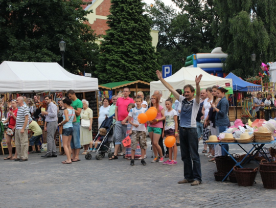 Darowizna czy opłata? Słone ceny za jarmarczne kramy