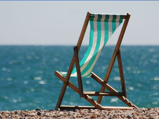 Designerskie leżaki nie tylko na plażę czy do ogrodu. Równie dobrze sprawdzi się w pokoju