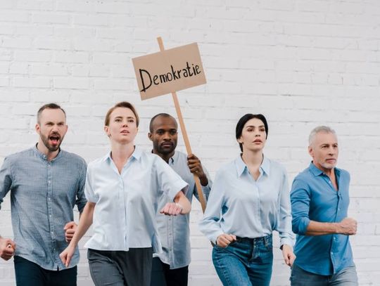 Dlaczego Europa skręca w prawo?