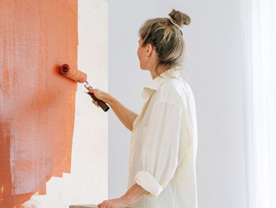 Domowe malowanie ścian - jak uniknąć smug?
