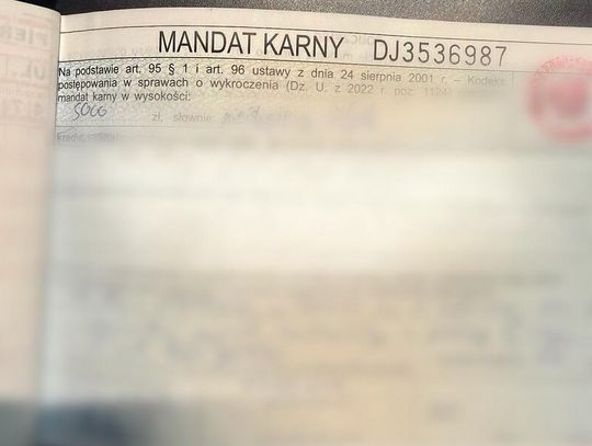 Driftujący 21-latek i nietrzeźwy kierujący bez uprawnień. Skuteczna służba policyjnych wywiadowców