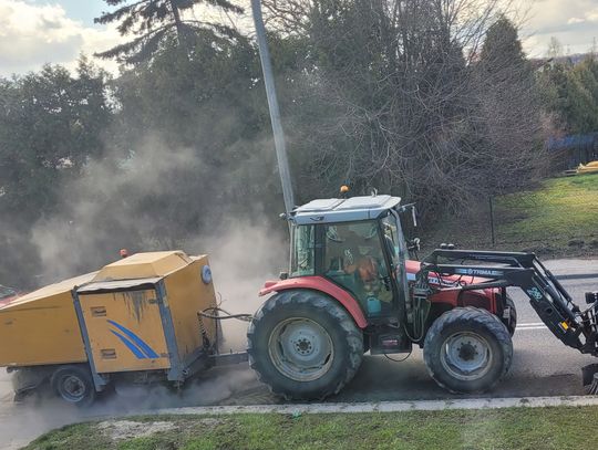 Drogowy absurd na drodze wojewódzkiej nr 222 w Starogardzie. Sprzątali, a jest gorzej niż było