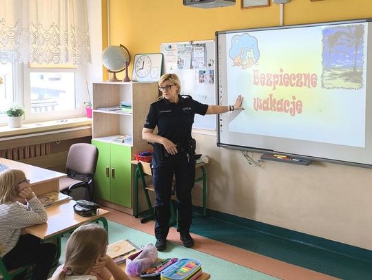 Dzielnicowa z Czarnej Wody edukuje najmłodszych