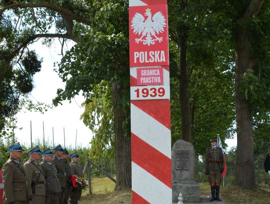 FELIETON: Historia nauczycielką życia