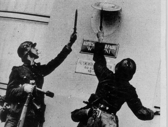 FELIETON: „Świątynia czynu polskiego”