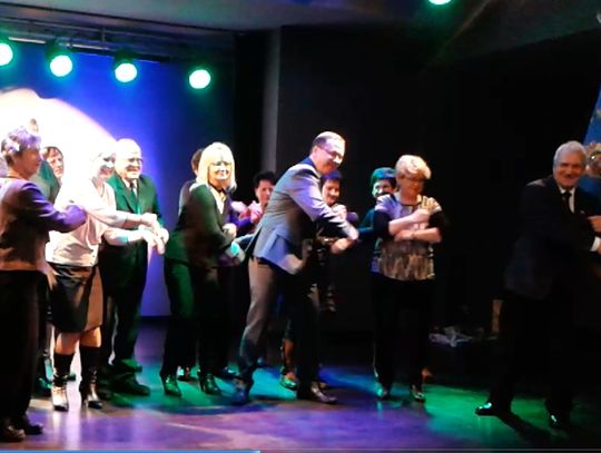 FILM Prezydent zatańczył Zumbę z seniorami - wyjątkowy Dzień Babci i Dziadka w SCK