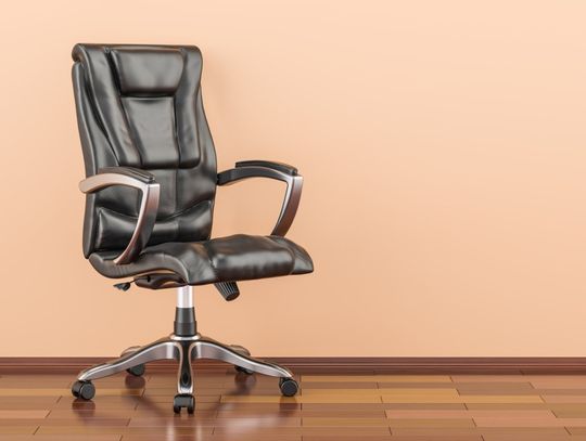 Fotel biurowy, od którego nie będą bolały plecy. Jak wybrać najlepszy model?