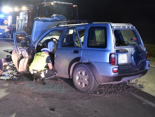 [FOTO] 22-latek bez uprawnień spowodował poważny wypadek. Jechał na kradzionych blachach 