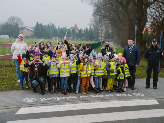 [FOTO] „Bądź bezpieczny i widoczny na drodze”. Akcja w Lubichowie