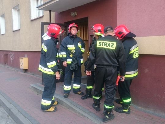 FOTO, FILM: Ewakuacja bloku na osiedlu Kopernika. Przyczyną jest duże stężenie gazu 