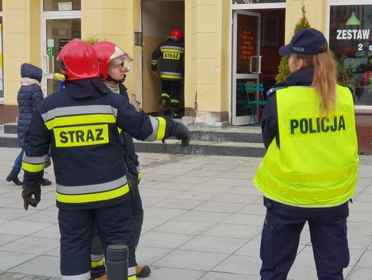 FOTO, FILM: Toksyczna substancja na Rynku?! Nieznani sprawcy zaatakowali lokal gastronomiczny 