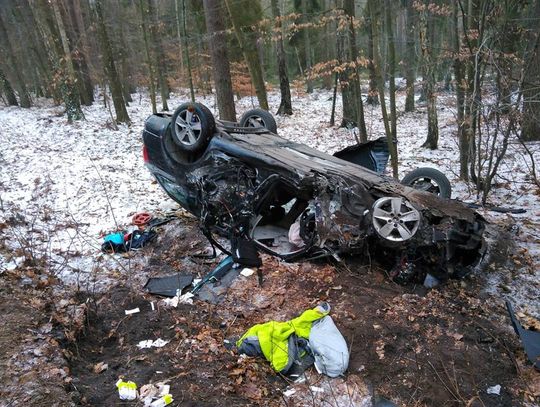 FOTO: Poważny wypadek na drodze krajowej nr 214. Poszkodowany 29-latek trafił do szpitala 