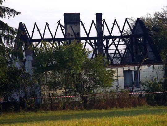 FOTO: Pożar w Koźminie. Spłonął dach budynku mieszkalnego 